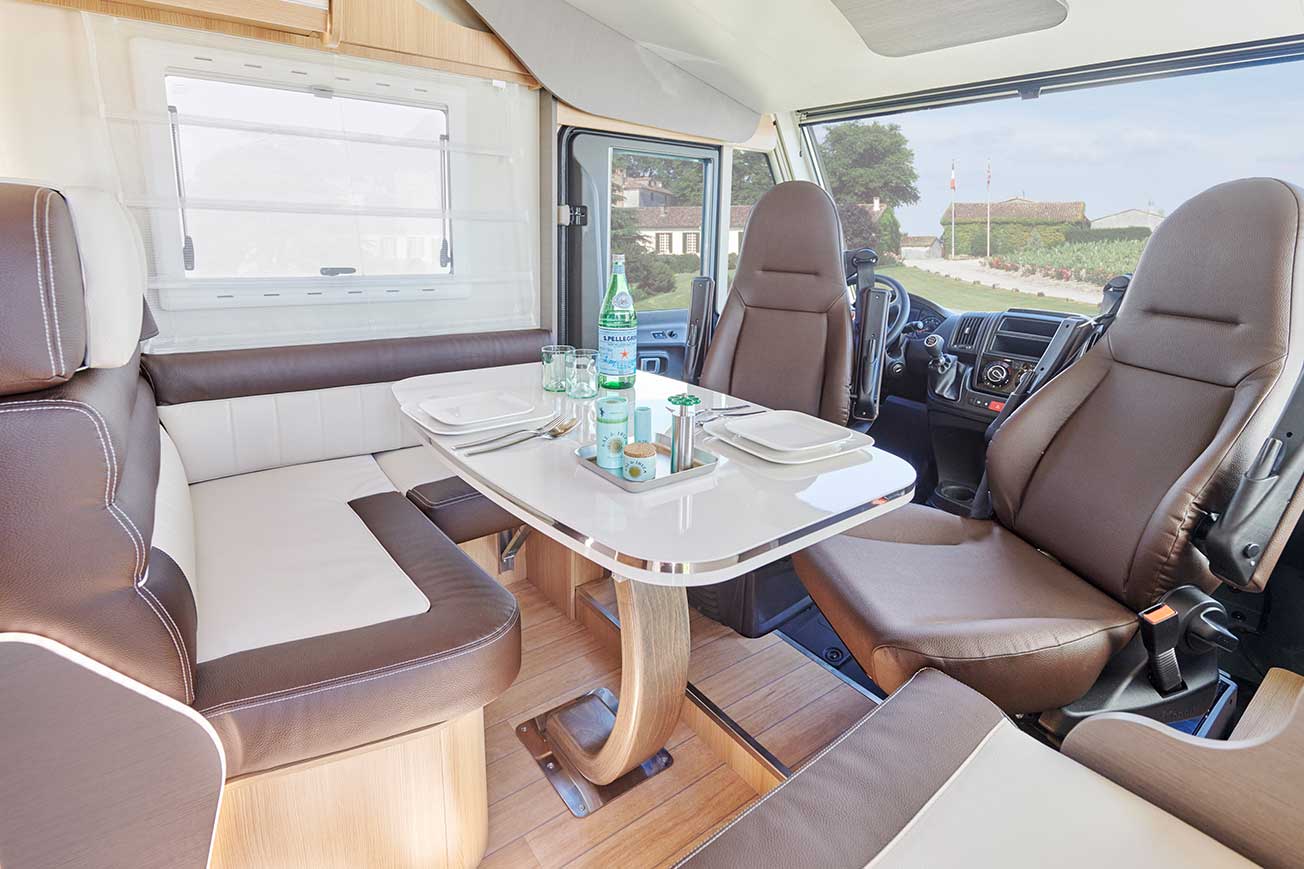 Integrierte Wohnmobile: Reisen mit Genuss und jeder Menge Platz › Forster Reisemobile