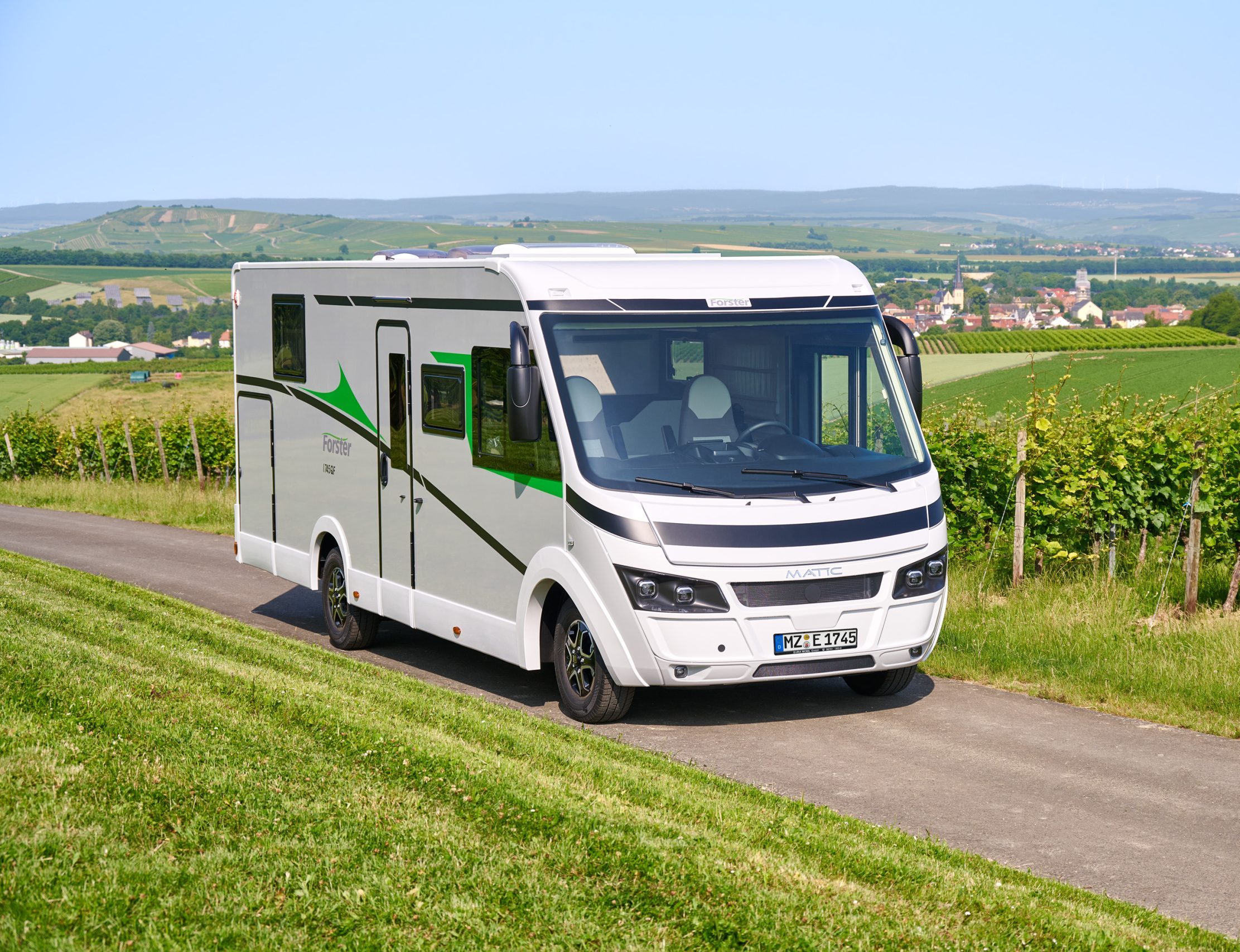 FI745QF_20250613_6418_B_3000px