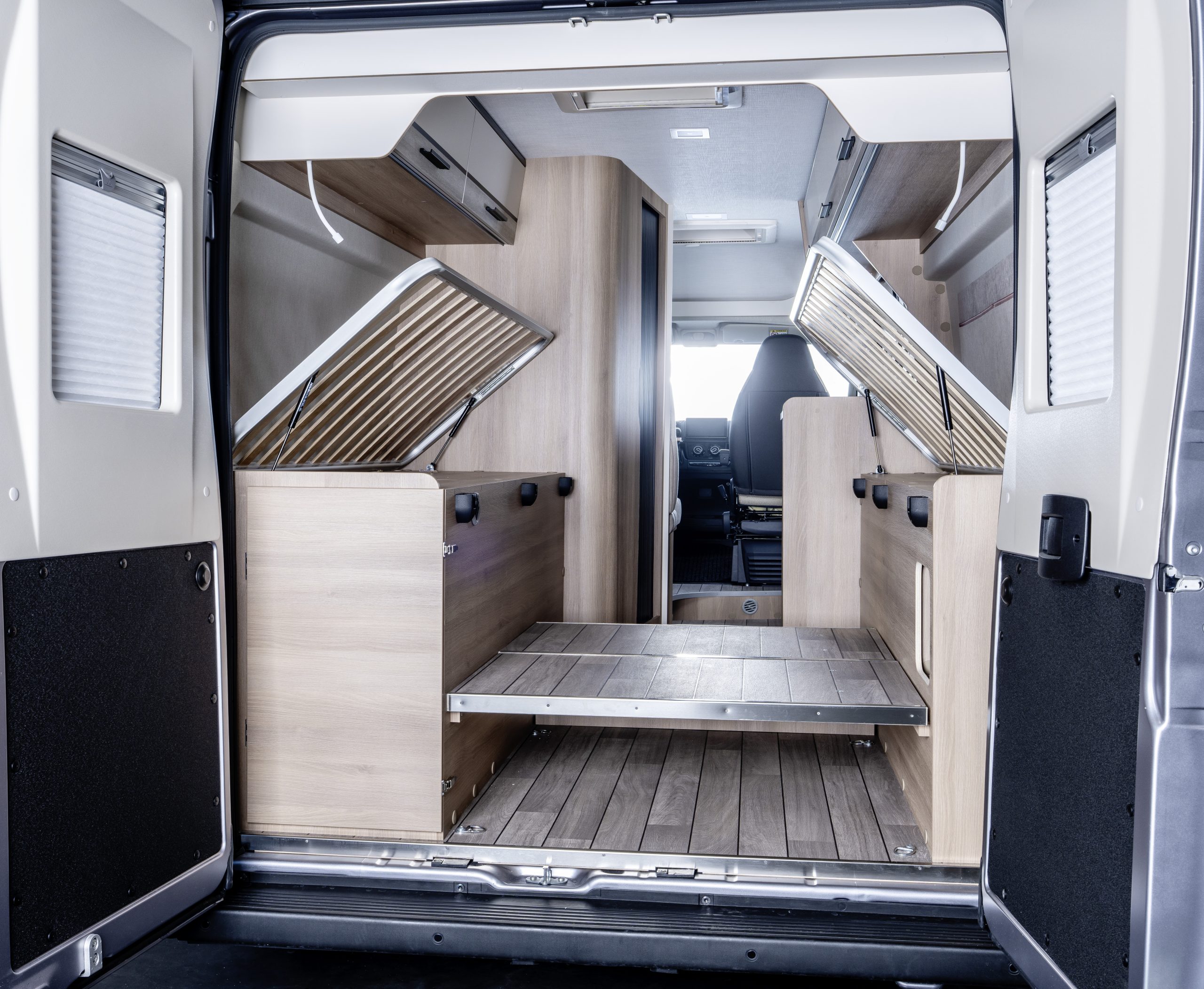 2026_Forster_Van_636EB_Vibe_Heckgarage_Var